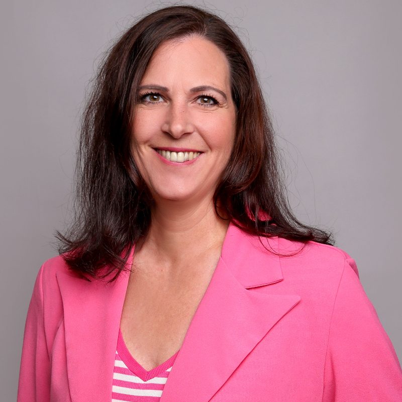  Sabine Bredow